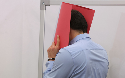 Der wegen Mordes angeklagte US-Amerikaner im Landgericht Kempten. - Foto: Karl-Josef Hildenbrand/dpa Der wegen Mordes angeklagte US-Amerikaner im Landgericht Kempten. - Foto: Karl-Josef Hildenbrand/dpa