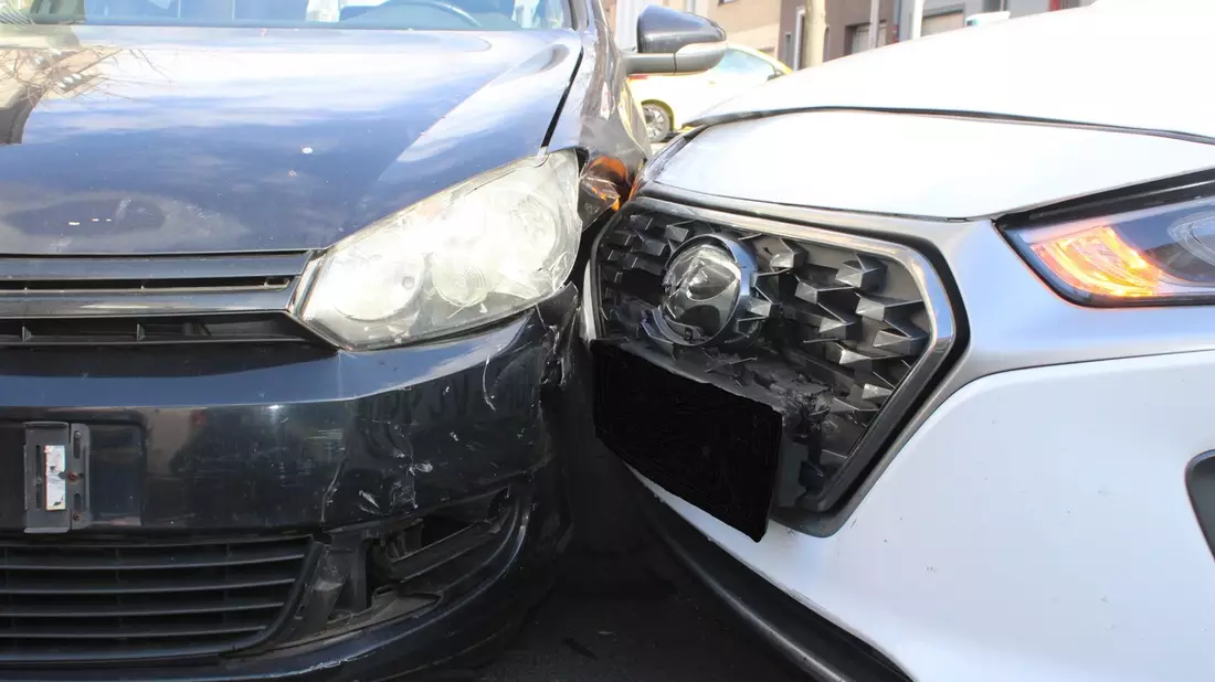 POL-DN: Drei Verletzte nach Verkehrsunfall - Bild: presseportal.de
