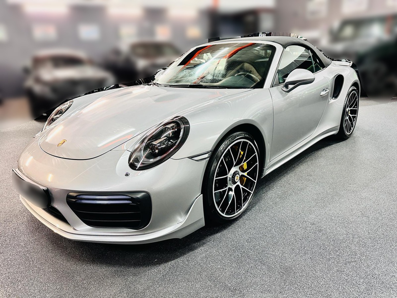 POL-E: Essen: Hochwertiger Porsche entwendet - Fotofahndung - Foto: presseportal.de