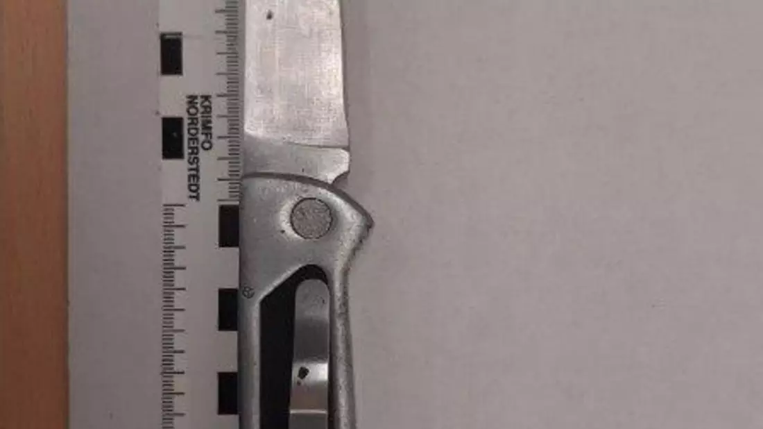 BPOL-H: Bundespolizei Flughafen Hannover: 76-jähriger vergisst Springmesser im Handgepäck - Bild: presseportal.de