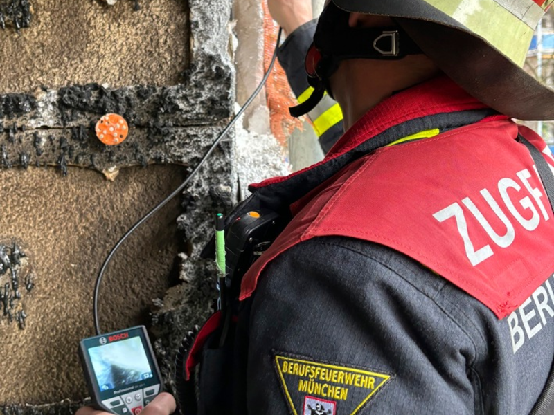 FW-M: Balkonmöblierung in Brand (Laim) - Foto: presseportal.de