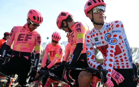 Musste das Bergtrikot wieder abgeben: Jonas Rutsch (r). - Foto: Thomas Samson/AFP/dpa
