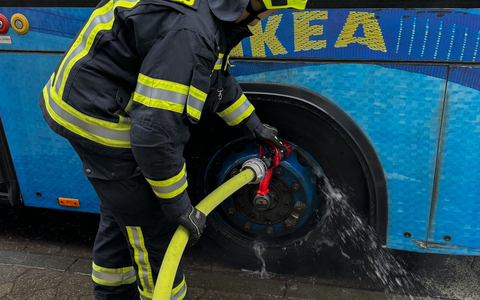 FW Wenden: Gemeldeter Busbrand - Busfahrer verhindert Schlimmeres - Foto: presseportal.de