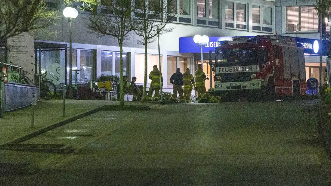 Ob die 65-Jährige das Krankenhaus gezielt ausgesucht hat, gehört zu den offenen Fragen. - Bild: Thomas Banneyer/dpa
