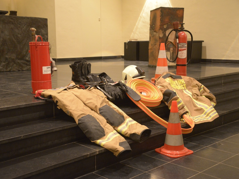 FW Tönisvorst: Herzliche Einladung zum Gottesdienst für die Lebenden und Verstorbenen der Feuerwehr Tönisvorst - Foto: presseportal.de