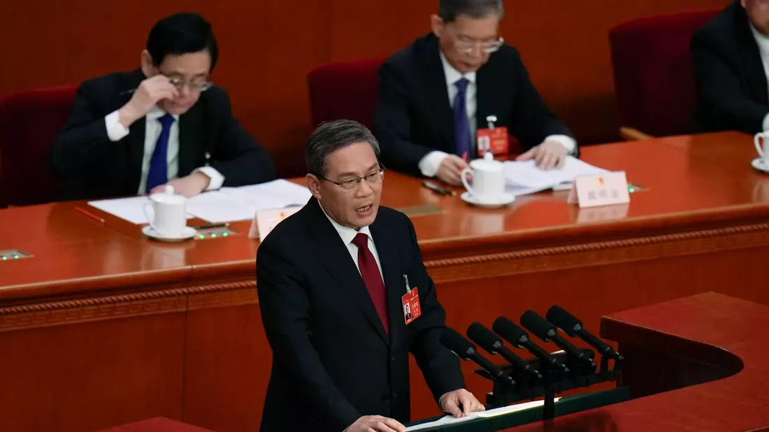 «Es wird nicht einfach sein, die diesjährigen Ziele zu erreichen»: der chinesische Ministerpräsident Li Qiang. - Bild: Andy Wong/AP/dpa