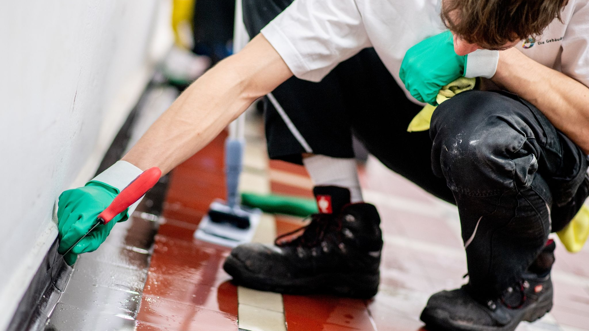 Im vergangenen Jahr war die Arbeitszeit so niedrig wie seit dem Corona-Jahr 2020 nicht mehr (Archivbild). - Foto: Hauke-Christian Dittrich/dpa