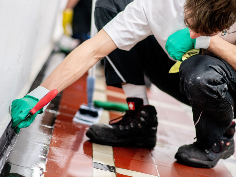 Im vergangenen Jahr war die Arbeitszeit so niedrig wie seit dem Corona-Jahr 2020 nicht mehr (Archivbild). - Foto: Hauke-Christian Dittrich/dpa