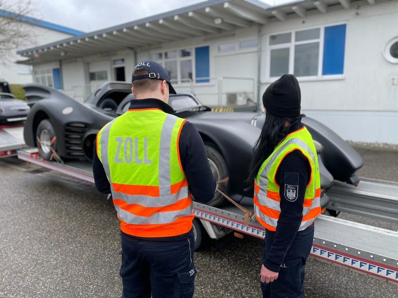 HZA-HN: Batmans geflügeltes Gefährt beim Zoll eingeflattert - Foto: presseportal.de