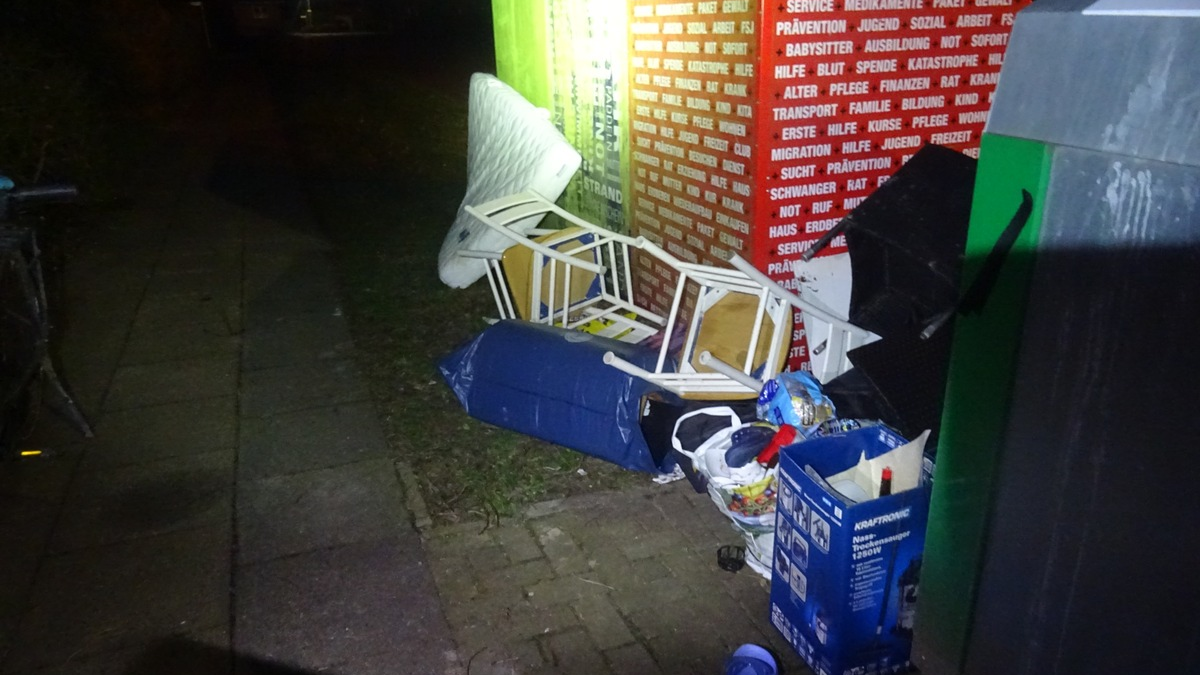 POL-DEL: Landkreis Wesermarsch: Unerlaubte Entsorgung von Sperrmüll in Brake +++ Zeugen gesucht - Foto: presseportal.de