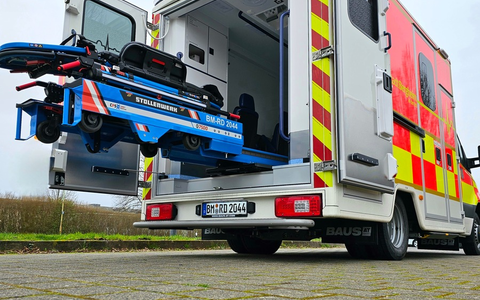FW Bergheim: Feuerwehr Bergheim stellt acht neue Rettungswagen in den Dienst Alle Standorte mit baugleichen Fahrzeugen ausgestattet - Foto: presseportal.de