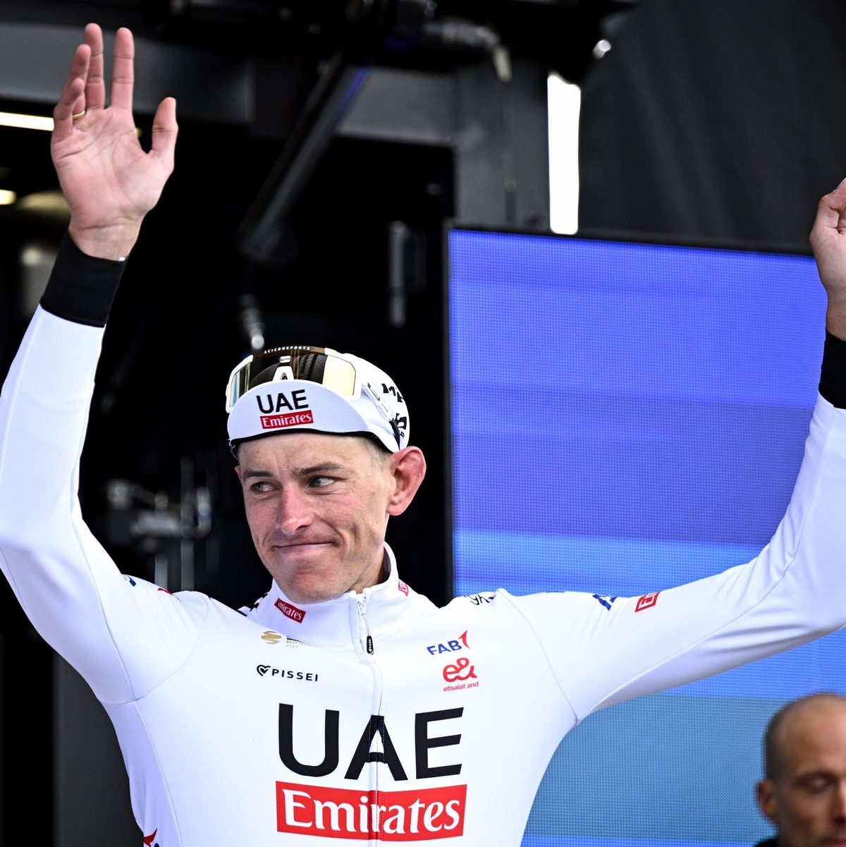 Gewann mit seinem UAE-Team das Mannschaftszeitfahren von Paris-Nizza: Nils Politt. - Foto: Jasper Jacobs/Belga/dpa/Archivbild