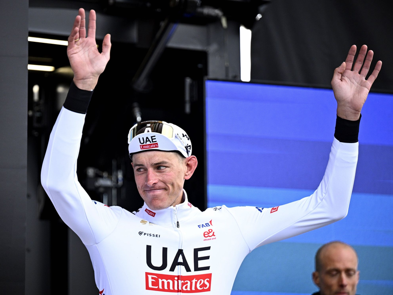 Gewann mit seinem UAE-Team das Mannschaftszeitfahren von Paris-Nizza: Nils Politt. - Foto: Jasper Jacobs/Belga/dpa/Archivbild