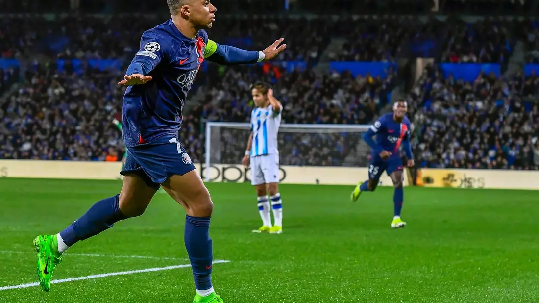 Kylian Mbappé brachte PSG in San Sebastián in Führung und legte das Tor zum 2:0 nach. - Bild: Alvaro Barrientos/AP
