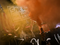 Israelis nehmen an einer Demo für die Freilassung der von der Hamas festgehaltenen Geiseln teil. - Foto: Oded Balilty/AP/dpa