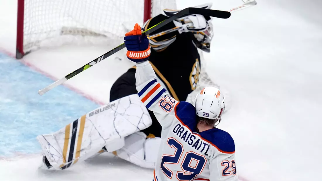 Leon Draisaitl schoss die Edmonton Oilers in Boston zum Sieg. - Bild: Charles Krupa/AP