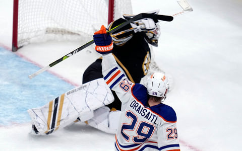 Leon Draisaitl schoss die Edmonton Oilers in Boston zum Sieg. - Foto: Charles Krupa/AP