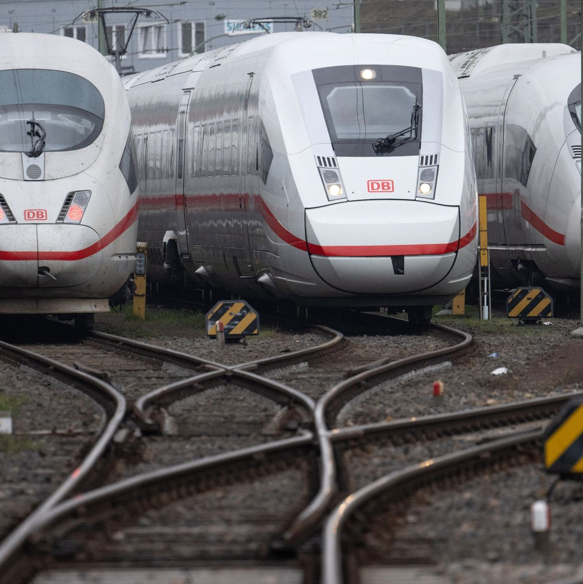 Züge auf Abstellgleisen: Der anstehende Ausstand wird erneut weite Teile des Bahnverkehrs in Deutschland lahmlegen. - Foto: Boris Roessler/dpa