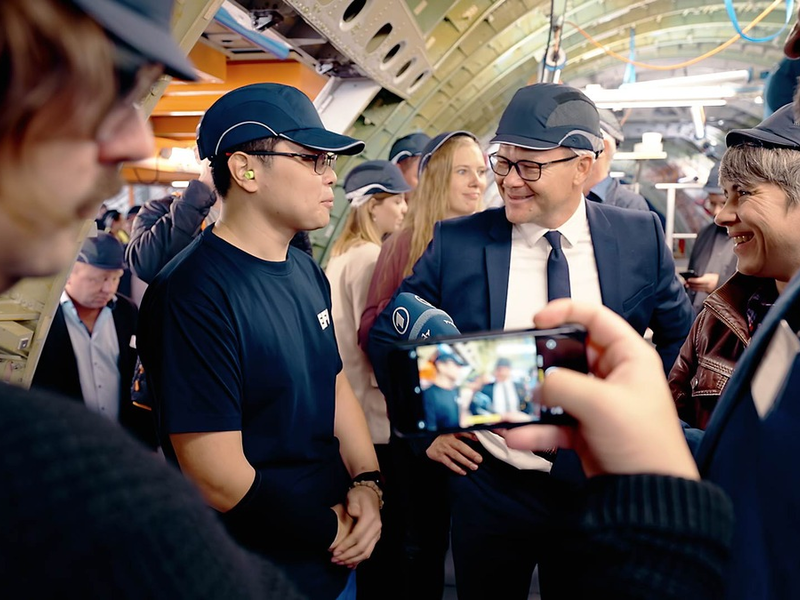 Unterwegs mit dem Ostbeauftragten – MDR zeigt Carsten Schneiders Kampf für eine positive Wahrnehmung des Ostens - Foto: presseportal.de