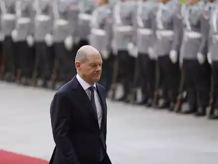 Olaf Scholz vor Bundeswehr-Soldaten des Wachbataillons (Archiv) - Foto: über dts Nachrichtenagentur