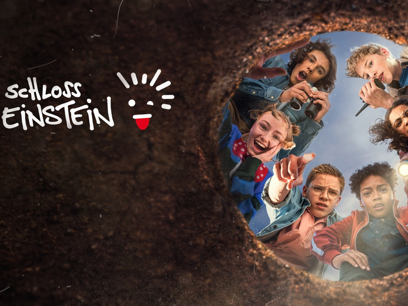 Premiere der 27. Staffel Schloss Einstein: Auf der Suche nach dem geheimen DDR-Schatz / Neue Staffel, neuer Cast, Neues in der KiKA-Quiz App - ab 11. März 2024, montags um 20:10 Uhr - Foto: presseportal.de