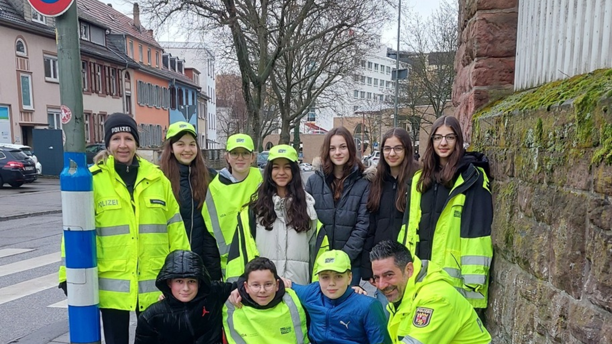 POL-PPWP: Neun Schülerlotsen ausgebildet - Foto: presseportal.de