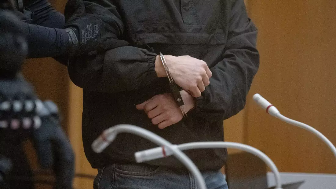 Der 23 Jahre alte Angeklagte ist vom Landgericht Stuttgart zu zwölf Jahren Haft verurteilt worden. - Bild: -/dpa