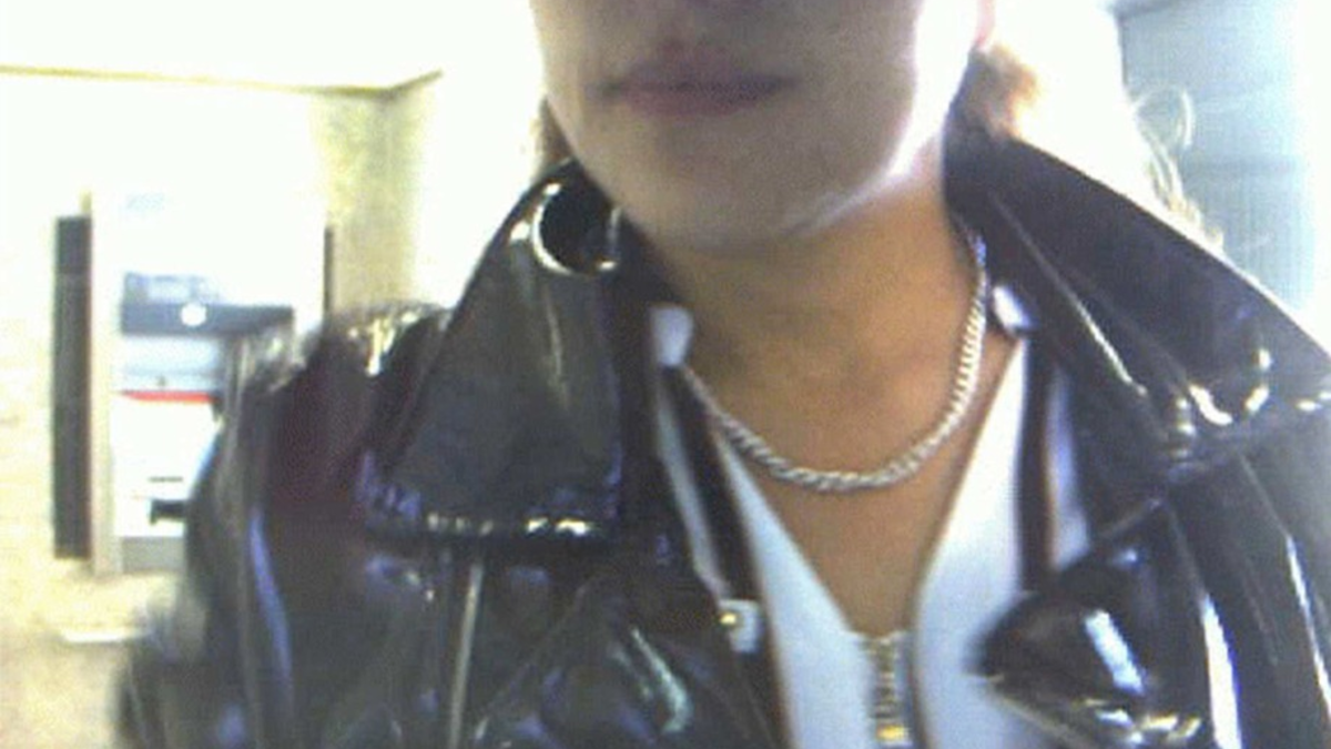 LPI-EF: Polizei fahndet nach unbekannter Frau - Foto: presseportal.de