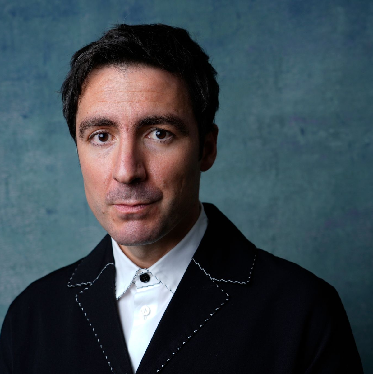 Ilker Çatak: «Filmemachen ist kein Wettbewerb.» - Foto: Chris Pizzello/AP/dpa