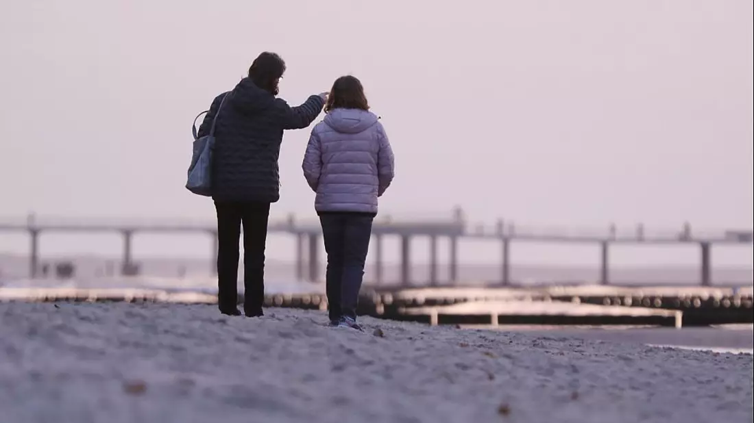 Frauen am Strand (Archiv) - Bild: über dts Nachrichtenagentur