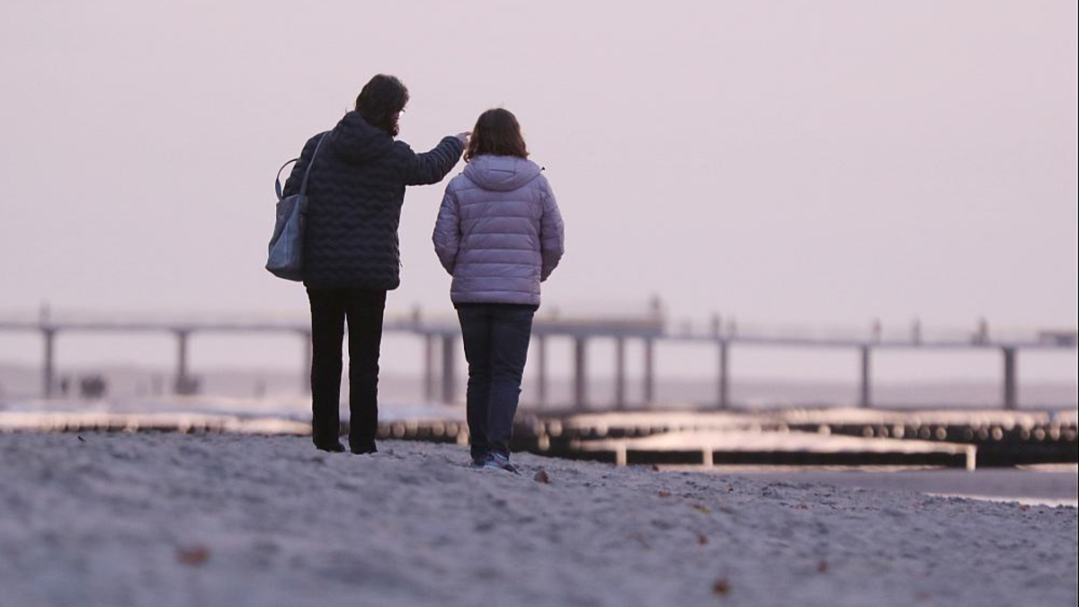 Frauen am Strand (Archiv) - Foto: über dts Nachrichtenagentur