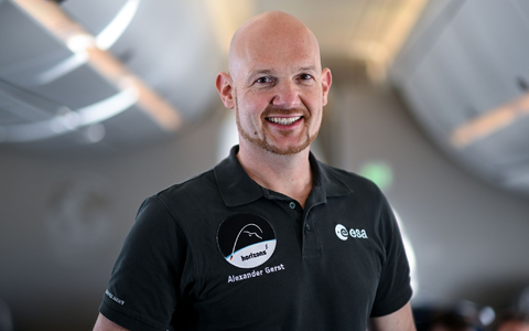 Der Astronaut Alexander Gerst ist Kandidat für die Teilnahme an kommenden Mond-Missionen, wobei die ersten Flüge zunächst noch nicht mit europäischer Beteiligung geplant sind. - Foto: Britta Pedersen/dpa