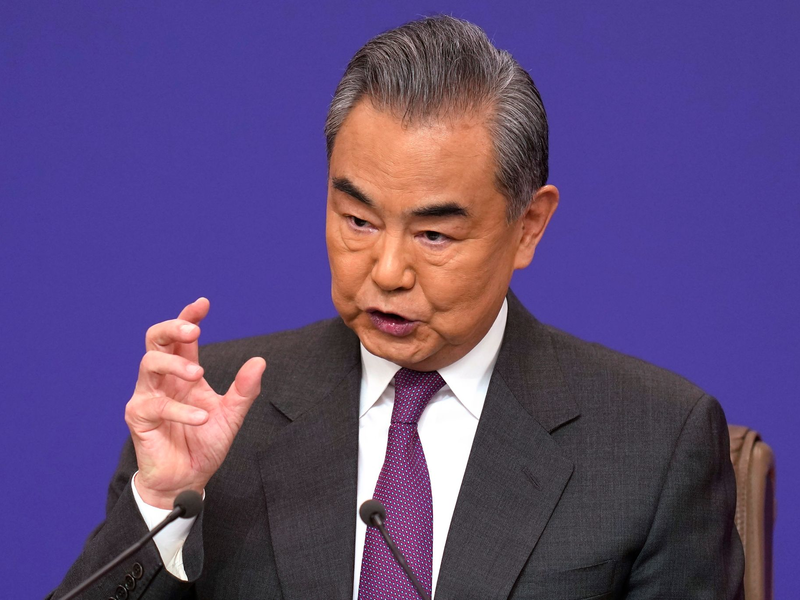 «Es kann keine Entschuldigung für die Tötung von Zivilisten geben»: Wang Yi. - Foto: Ng Han Guan/AP/dpa