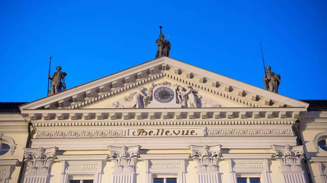 Schloss Bellevue ist seit 1994 der Amtssitz des Bundespräsidenten. - Bild: Ralf Hirschberger/dpa