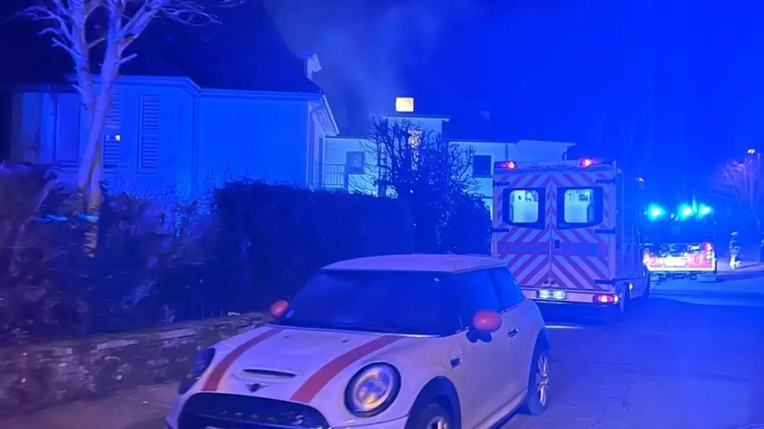 FW-DT: Zimmerbrand - 10 Personen betroffen - Bild: presseportal.de