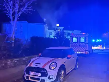 FW-DT: Zimmerbrand - 10 Personen betroffen - Foto: presseportal.de