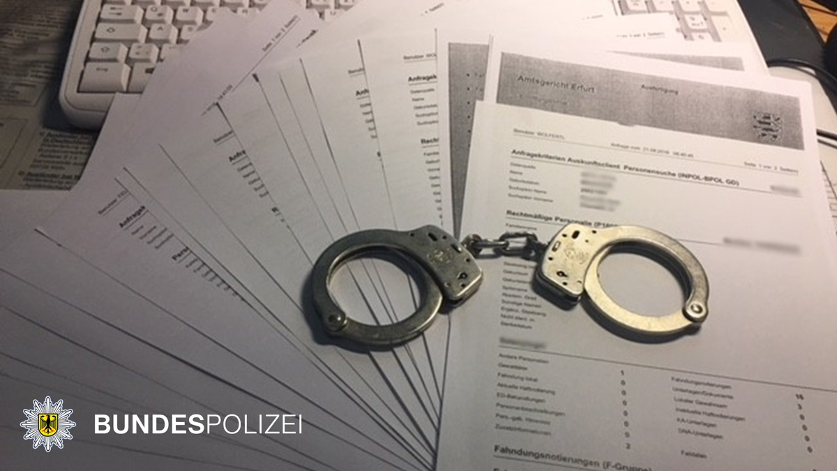 Bundespolizeidirektion München: Vierzehn auf einen Streich / Gesuchter Straftäter stellt sich - Foto: presseportal.de