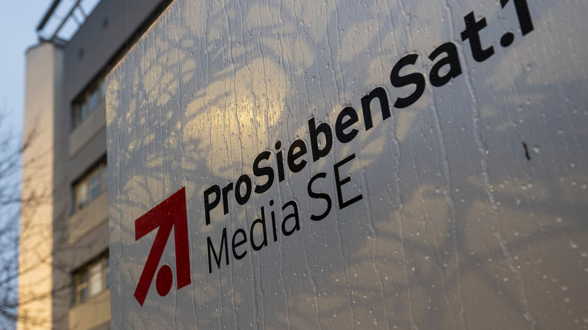 Das Logo der ProSiebenSat.1 Media SE in Unterföhring. - Foto: Lennart Preiss/dpa