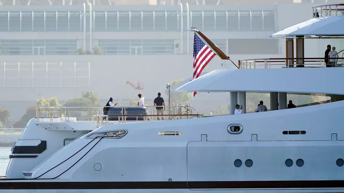 Die Superjacht «Amadea»: Eine Entscheidung über einen möglichen Verkauf könnte Monate dauern. - Bild: Gregory Bull/AP/dpa