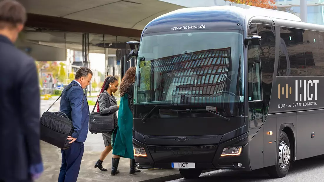 Mitarbeiter-Shuttle für mehr Komfort und Effizienz - HCT Bus- & Eventlogistik sorgt für Win-win-Situation - Bild: presseportal.de