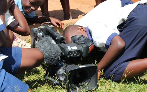 DOK.fest: Wenn wir die Welt durch die Augen der Kinder sehen / SOS-Kinderdörfer weltweit verleihen Dokumentarfilmpreis beim DOK.fest München - Foto: presseportal.de