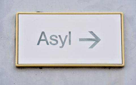 Etwa drei Fünftel der im Jahr 2024 gestellten Asylanträge entfielen auf drei Hauptherkunftsländer - Syrien, Afghanistan und Türkei. - Foto: Uli Deck/dpa