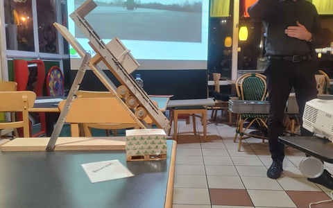 POL-ROW: Container-Transporte beim Fernfahrerstammtisch - Foto: presseportal.de