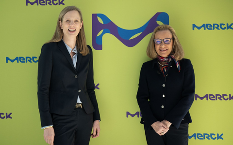 Vorstandschefin Belen Garijo (r.) und Helene von Roeder, Mitglied der Geschäftsleitung und Finanzvorständin bei Merck. - Foto: Arne Dedert/dpa Vorstandschefin Belen Garijo (r.) und Helene von Roeder, Mitglied der Geschäftsleitung und Finanzvorständin bei Merck. - Foto: Arne Dedert/dpa
