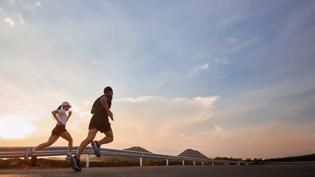 Der neue digitale Sportcoach geht an den Start / Werden Sie jetzt ein VIACTIV MeterMacher / Meter sammeln, alleine oder im Team und gesund in Bewegung bleiben - Bild: presseportal.de