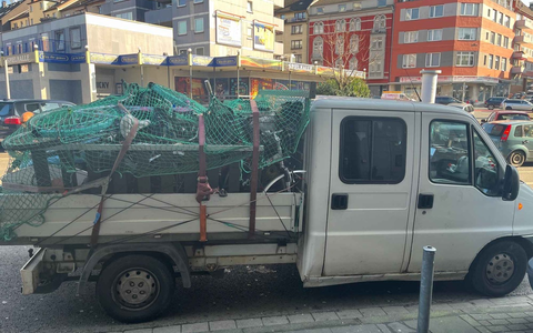 POL-HA: Polizei untersagt Pritschenwagenfahrer wegen mangelnder Ladungssicherung die Weiterfahrt nach Osteuropa - Foto: presseportal.de