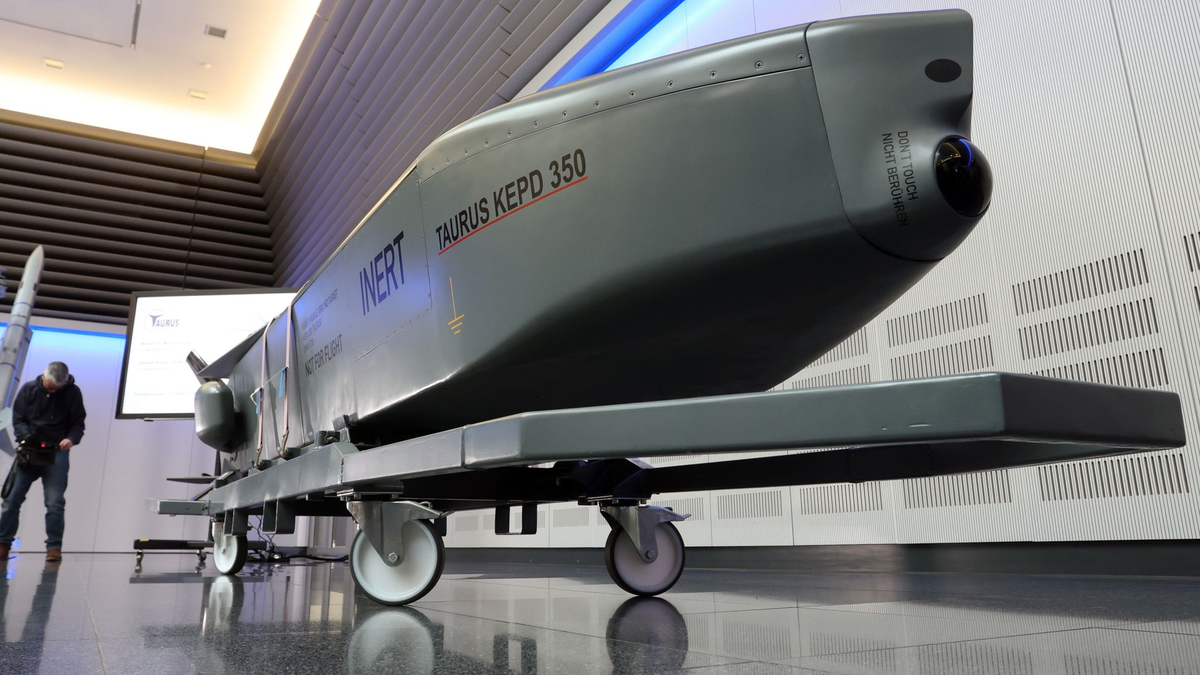 Über die Lieferung von Taurus-Marschflugkörpern soll der Bundestag auf Wunsch der Union kommende Woche erneut abstimmen. - Foto: Karl-Josef Hildenbrand/dpa