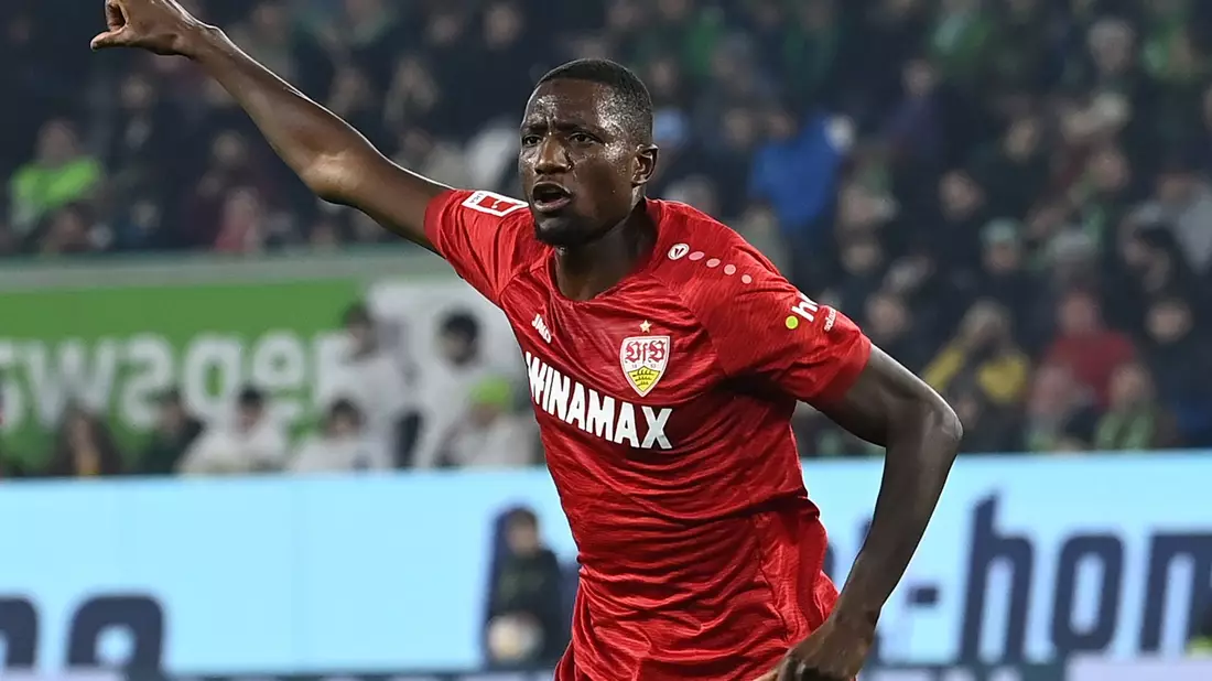 Spielt eine starke Saison für den VfB Stuttgart: Serhou Guirassy. - Bild: Swen Pförtner/dpa