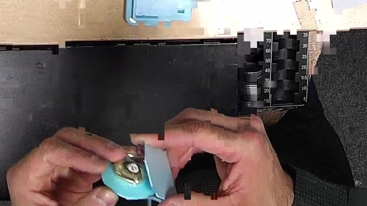 POL-KA: (KA) Karlsruhe - Verdächtige bieten Wertgegenstände zum Kauf an - Polizei sucht Eigentümer eines vergoldeten Schnullers - Foto: presseportal.de