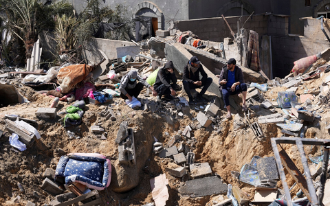 Zerstörung im Gazastreifen: Laut der von der Hamas kontrollierten Gesundheitsbehörde wurden seit Kriegsbeginn mehr als 30.000 Menschen getötet. - Foto: Adel Hana/AP/dpa